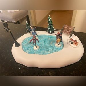 Lemax Winter Skating rink three skaters Open Box see video